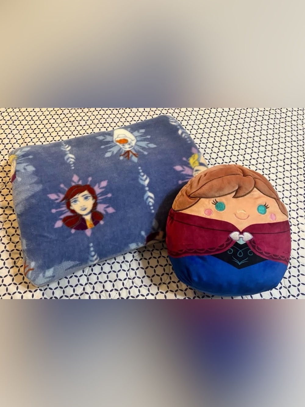 Disney Frozen Anna Squishmallow & The Big One 5x6 Frozen Plush Cozy Blanket
